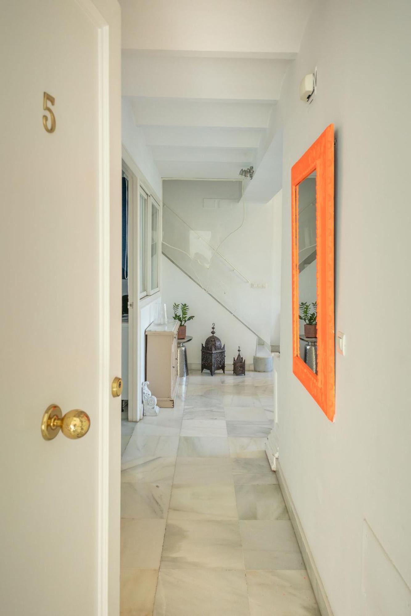 Charming 2 Bedroom Boutique Triplex Apartment With Private Terrace At Seville City Center By Ocityzen Buitenkant foto