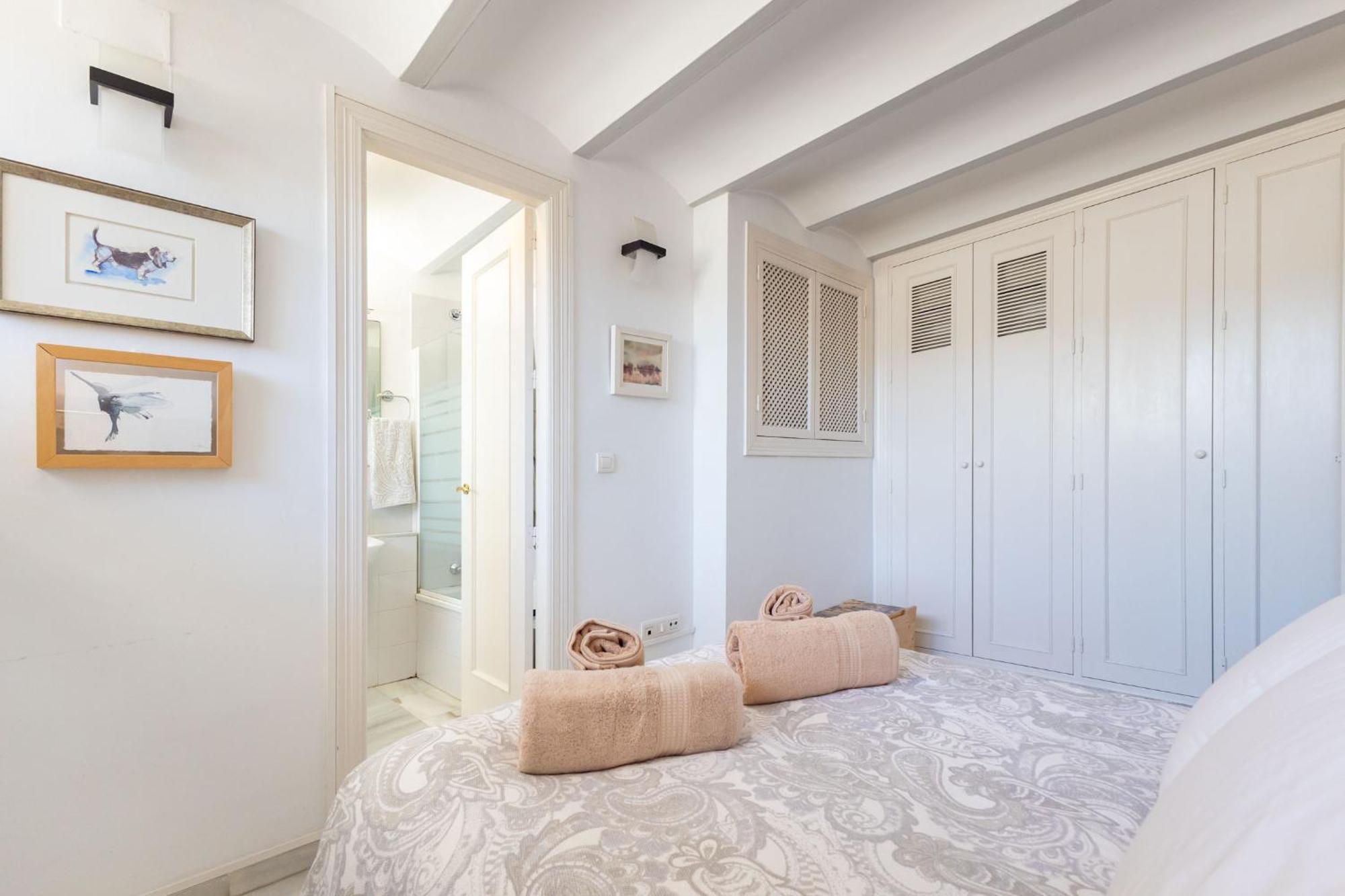 Charming 2 Bedroom Boutique Triplex Apartment With Private Terrace At Seville City Center By Ocityzen Buitenkant foto
