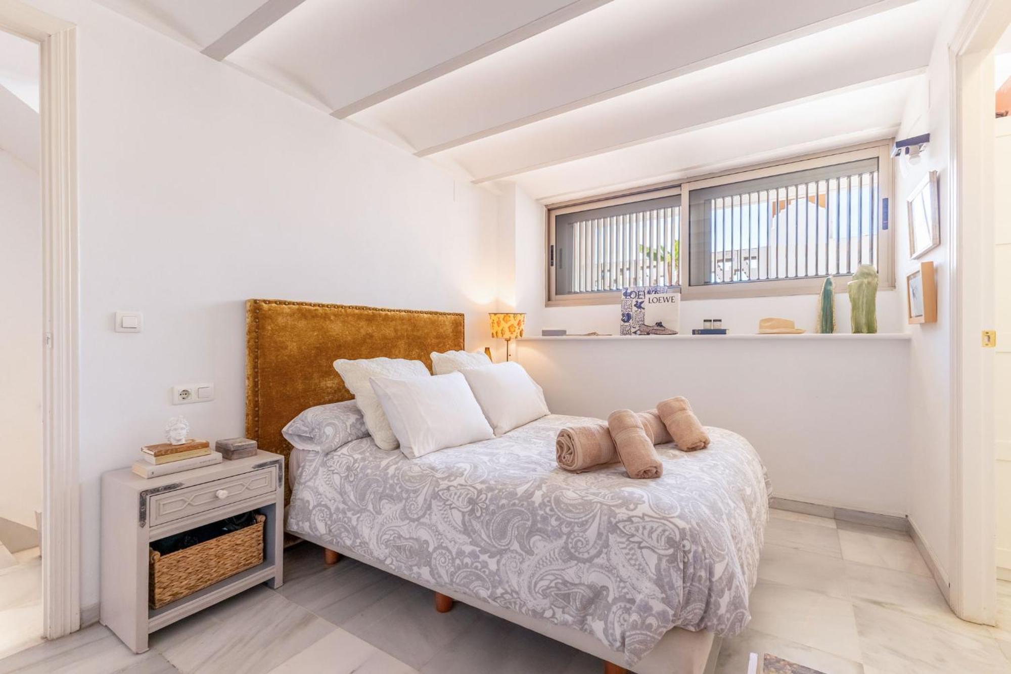 Charming 2 Bedroom Boutique Triplex Apartment With Private Terrace At Seville City Center By Ocityzen Buitenkant foto