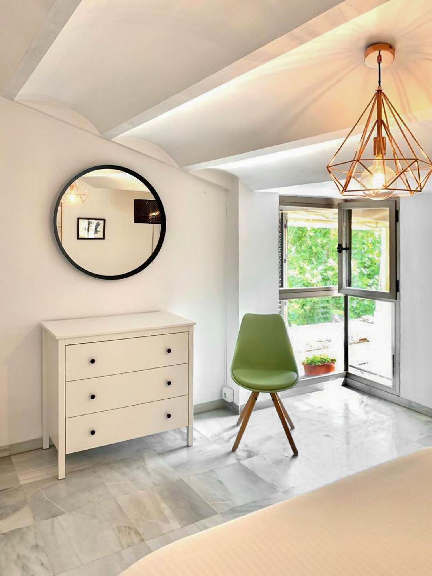 Charming 2 Bedroom Boutique Triplex Apartment With Private Terrace At Seville City Center By Ocityzen Buitenkant foto