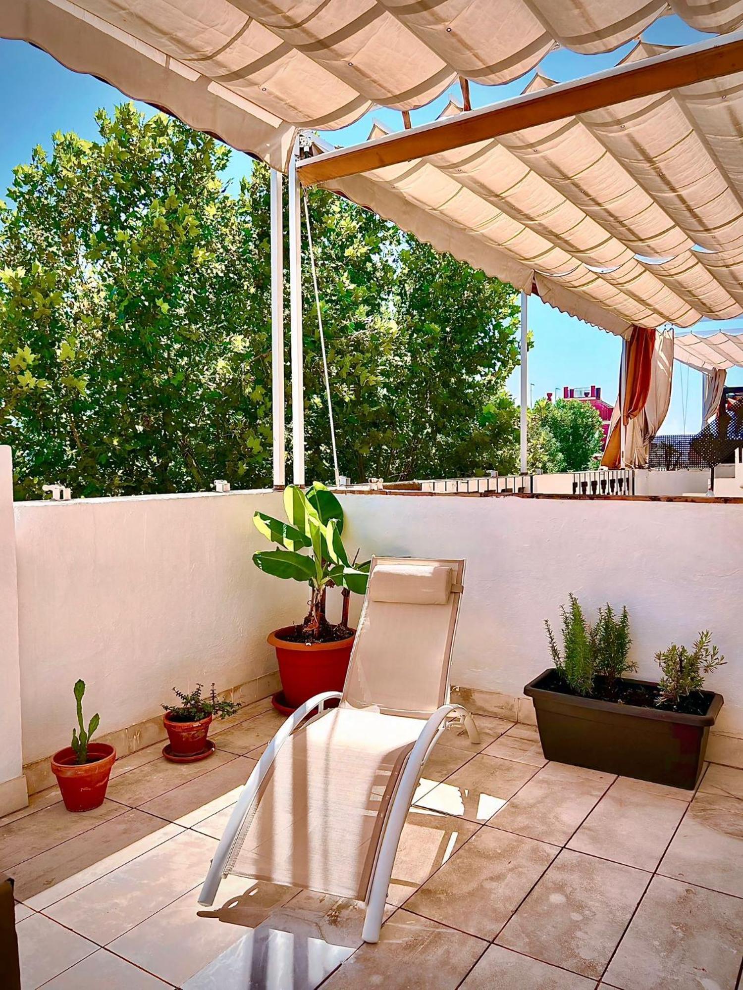 Charming 2 Bedroom Boutique Triplex Apartment With Private Terrace At Seville City Center By Ocityzen Buitenkant foto